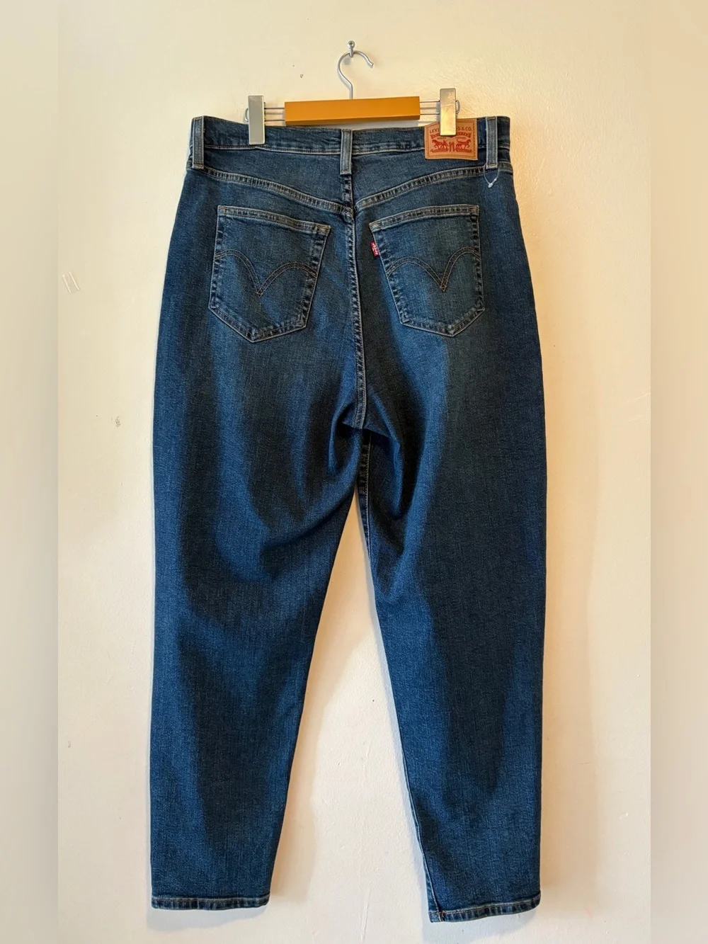LEVI'S High Waisted Mom Jeans Size 32 In Medium Indigo Worn In - Blue - Picture 5 of 12